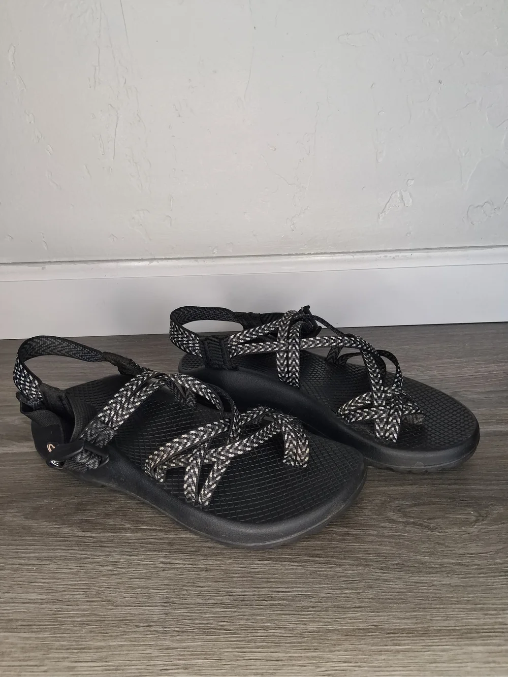 Chaco Z/Cloud Women's Sport Sandals Size 8 Black Gray Adjustable Hiking Water